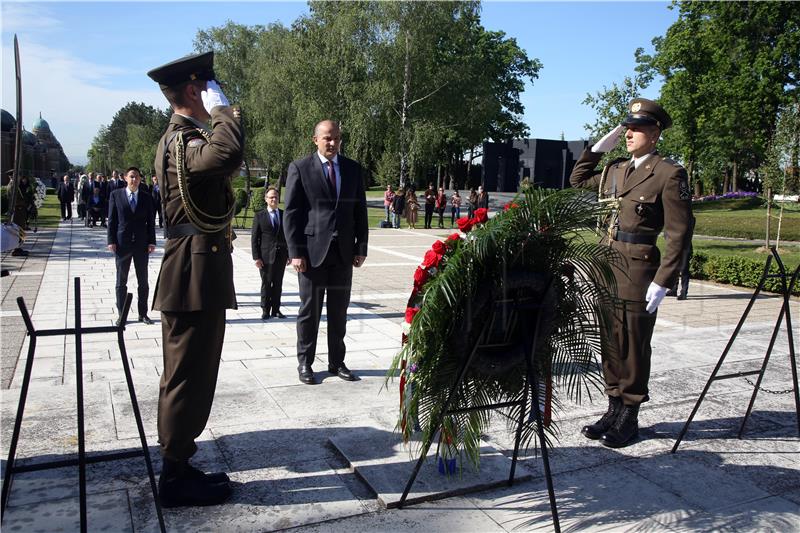 Polaganje vijenaca u povodu 75. obljetnice pobjede nad fašizmom