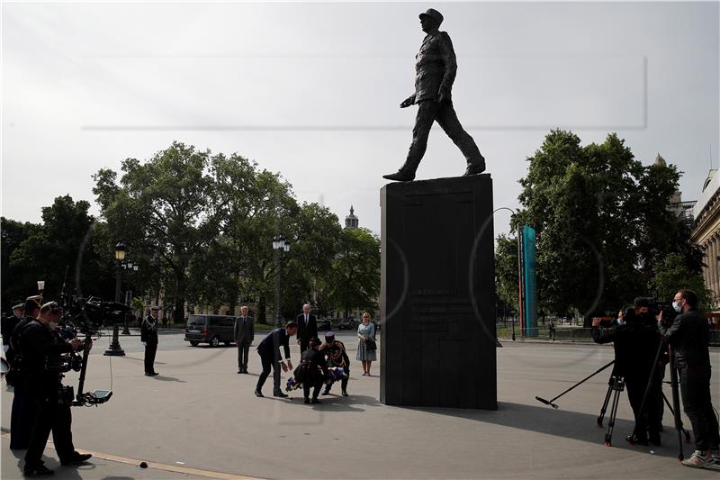 FRANCE WWII VE DAY