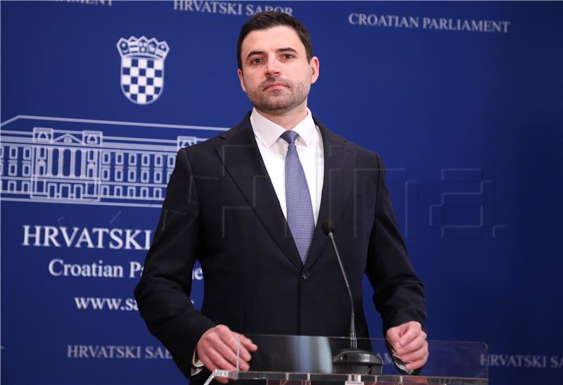 Konferencija za medije Davora Bernadića o ostavci ministra Krstičevića