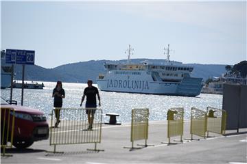 Trajekt s Brača stigao u splitsku luku