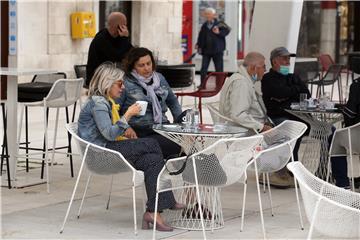 Splitski kafići počeli s radom