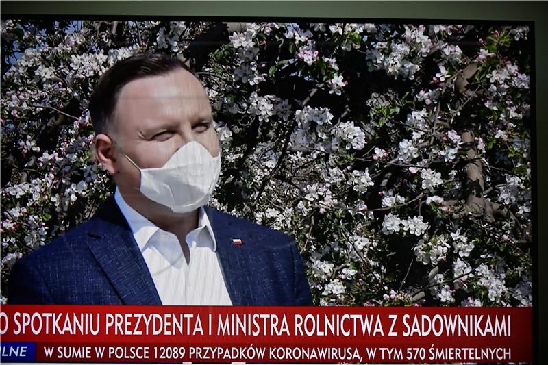 Poljski predsjednik rapom protiv koronavirusa