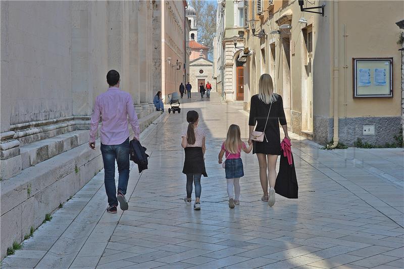 Travanj s 99 posto manje turista i 88 posto manje noćenja