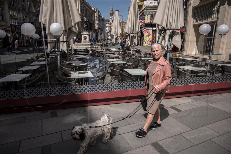 Beč časti građane restoranskim vaučerima