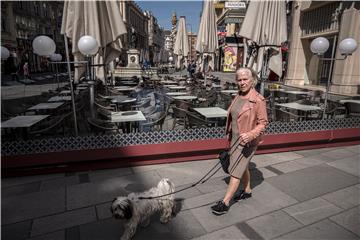 Beč časti građane restoranskim vaučerima