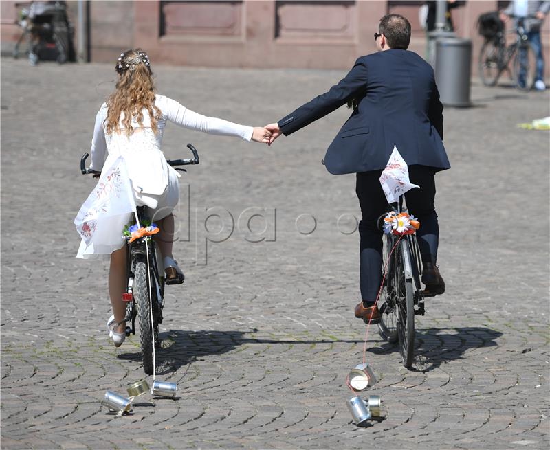 Wedding at the time of Coronavirus in Frankfurt am Main