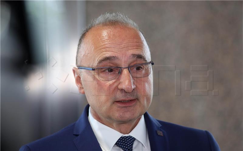 Grlić Radman: Kardinal Puljić izložen je linču, žrtva ima pravo na molitvu