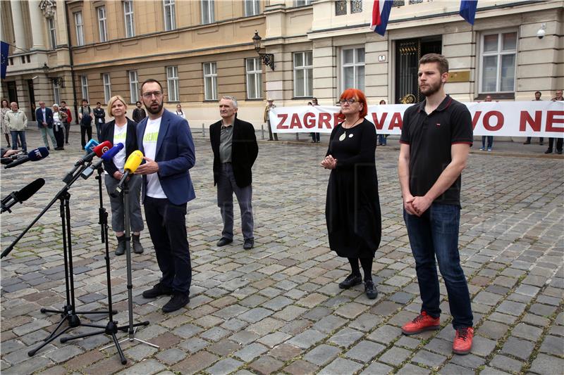 Protest held against dissolving parliament before law on Zagreb is adopted