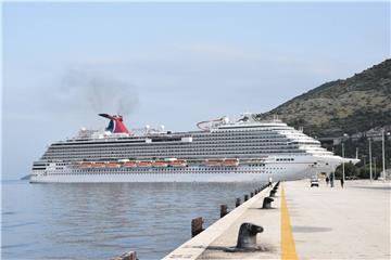 Kruzer "Carnival Magic" stigao u Dubrovnik