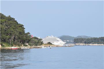 Kruzer „Carnival Magic“ stigao u Dubrovnik