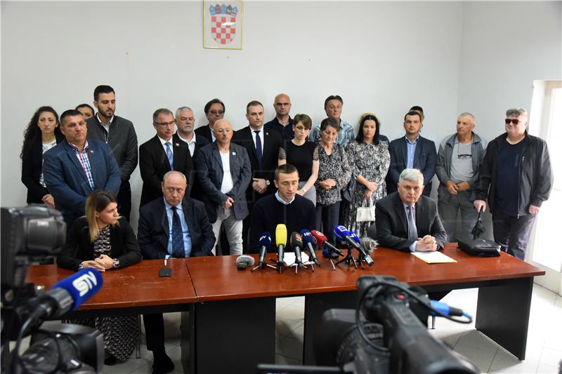 Vukovar Mayor leaves HDZ to probably join Skoro's Homeland Movement