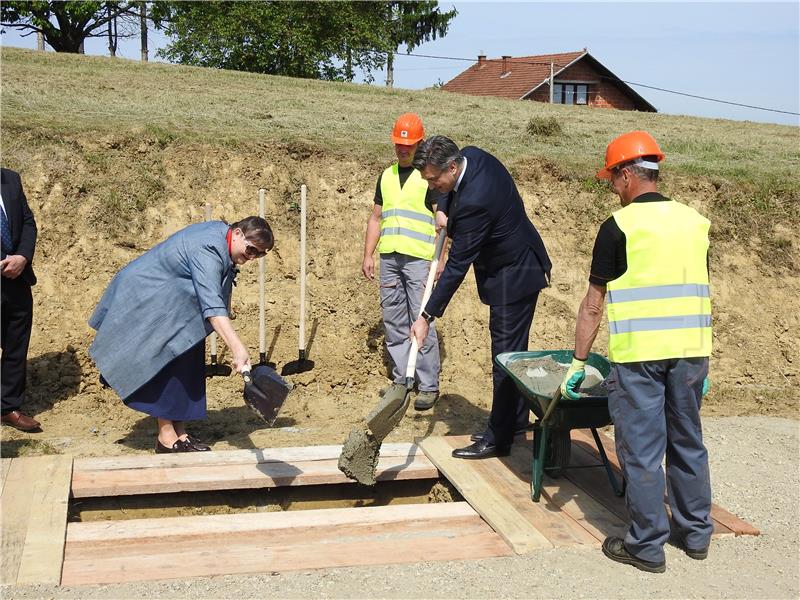 Plenković sudjelovao na otvorenju početka radova nove Osnovne škole Vladimir Nazor