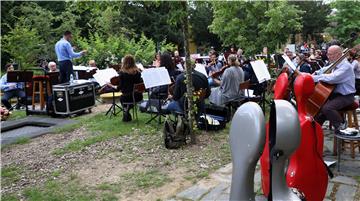 Koncerti Zagrebačke filharmonije na Labuđem otoku u ZOO vrtu