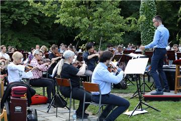 Koncerti Zagrebačke filharmonije na Labuđem otoku u ZOO vrtu