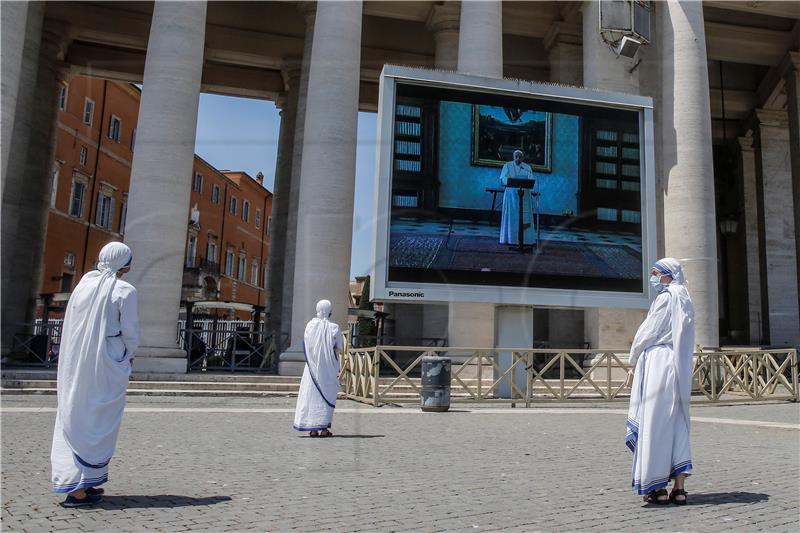 Građani ponovno na Trgu svetog Petra, Papa pozvao na zaštitu okoliša