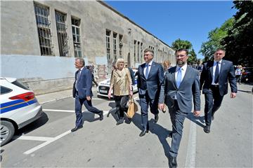 Zadar - Plenković uručio četiri ugovora za EU projekte