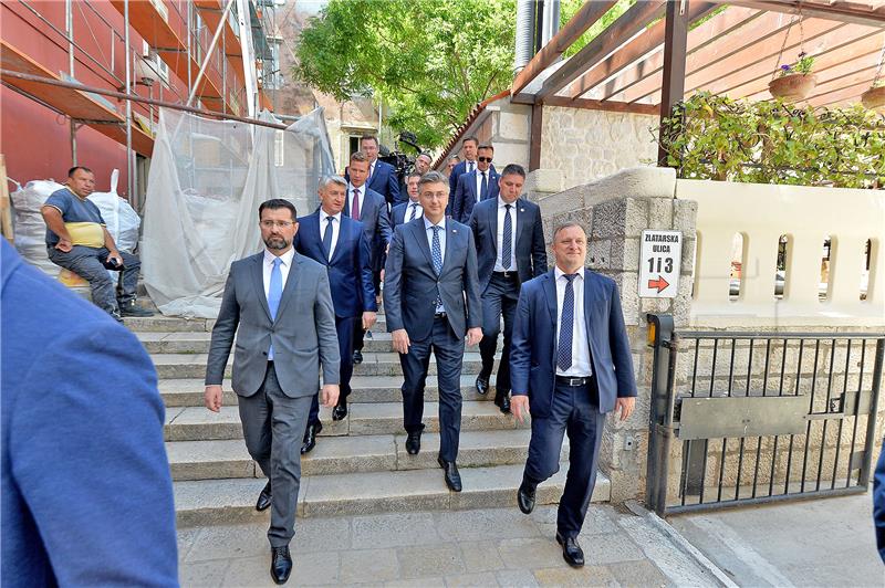 Zadar - Plenković uručio četiri ugovora za EU projekte