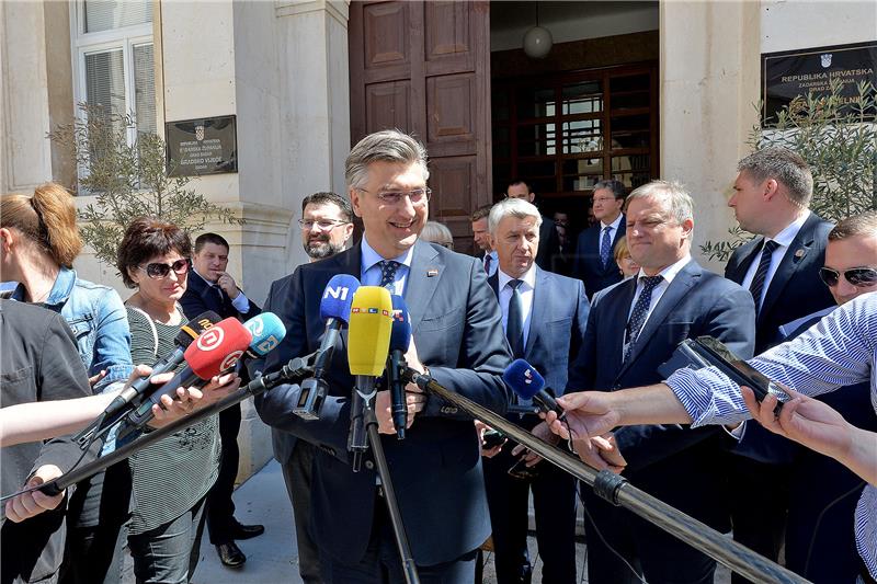 Zadar - Plenković uručio četiri ugovora za EU projekte