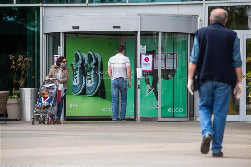 COVID-19 crisis management team lifts ban on Sunday trading