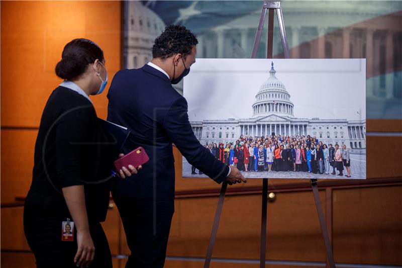 SAD: Republikanci najavili tužbu protiv Pelosi zbog novog pravila o glasovanju