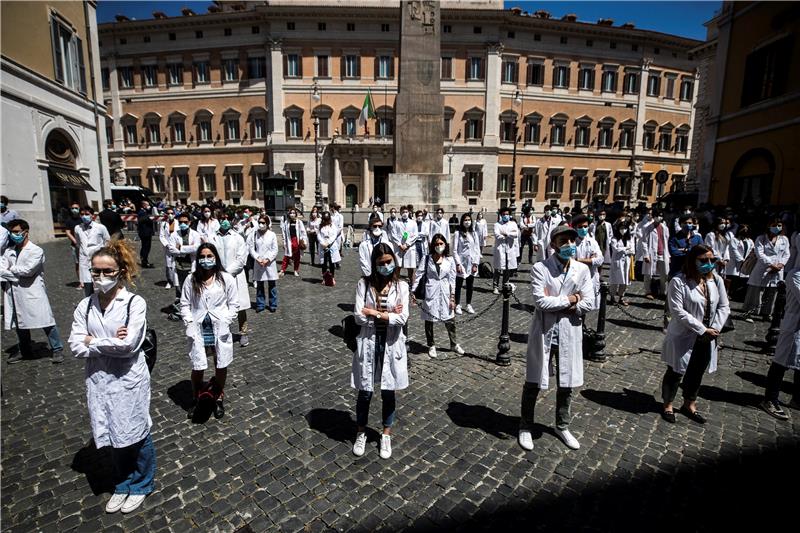 epaselect ITALY PROTEST PANDEMIC CORONAVIRUS COVID19