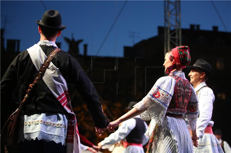 Koncert Ansambla LADO u parku Maksimiru 3. lipnja