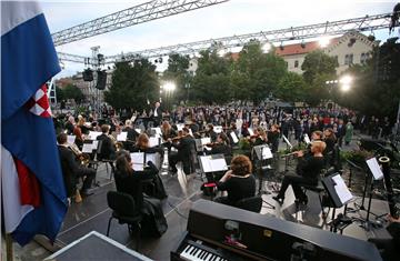 Koncert ispred HNK povodom Dana državnosti