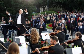 Koncert ispred HNK povodom Dana državnosti