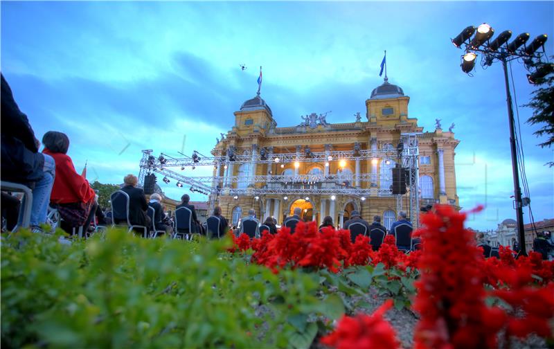 Koncert ispred HNK povodom Dana državnosti