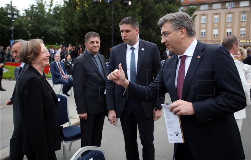 Koncert ispred HNK povodom Dana državnosti