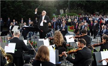 Koncert ispred HNK povodom Dana državnosti