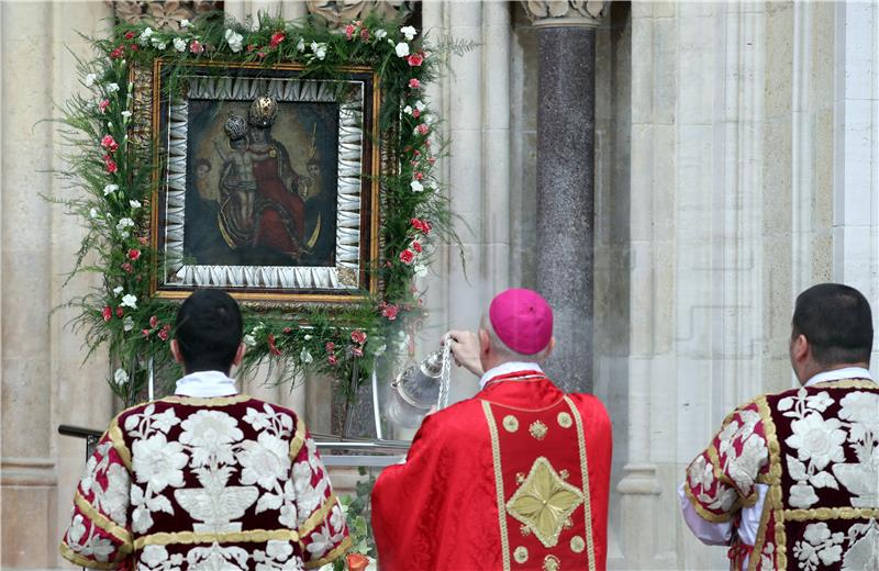 Giorgio Lingua predvodio euharistijsko slavlje Majke Božje od Kamenitih vrata