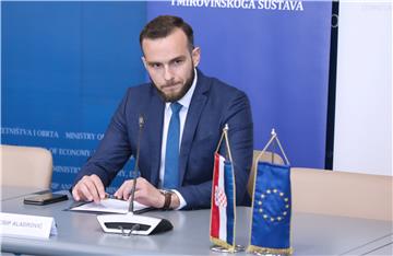 Ministar Josip Aladrović urućio 19 ugovora