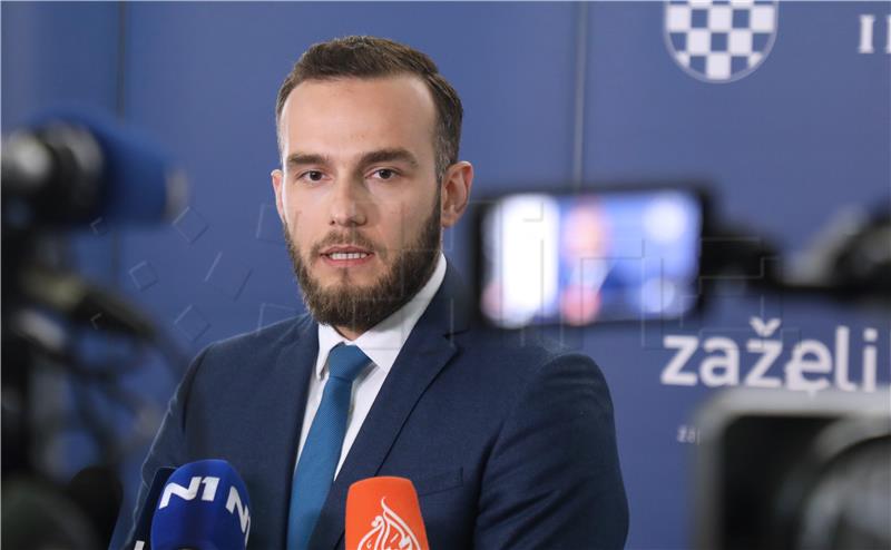 Ministar Josip Aladrović urućio 19 ugovora