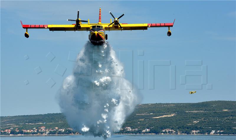 Požar kod Milne gasi airtracor