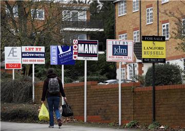 (FILE) BRITAIN ECONOMY HOUSING PROPERTY PRICES