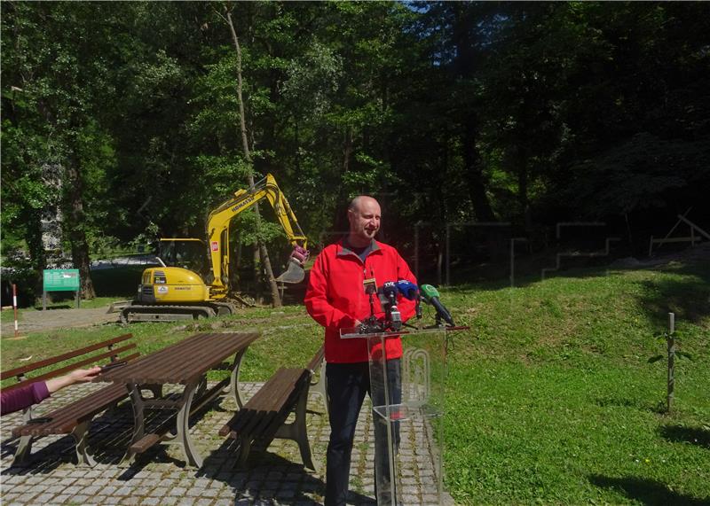 Izgradnja jedinstvene staze kroz krošnje u Zelenjaku