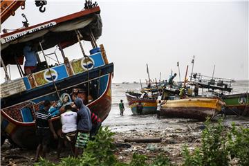 Mumbai u stanju visoke pripravnosti, evakuirano 100.000 ljudi zbog ciklona Nisarga