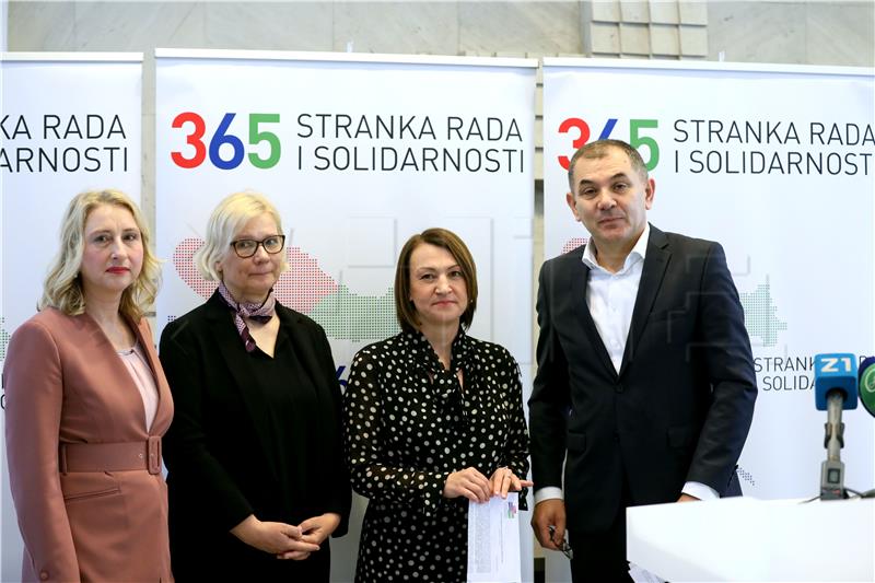 Stranka rada i solidarnosti: Zbunjeni smo izjavama ministrice Divjak