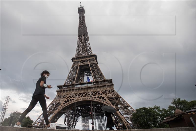 Pariz zabranio prosvjed zbog Floydove smrti ispred američkog veleposlanstva