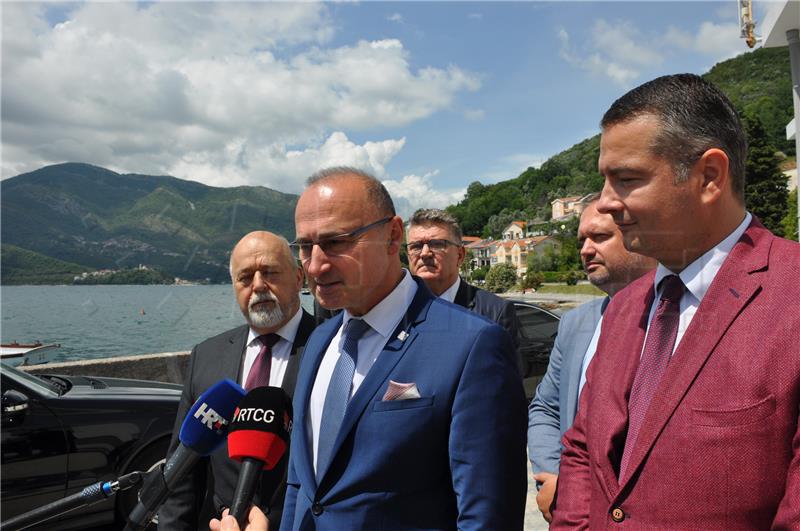 FM says hopes that Croatia will soon open border to Montenegro