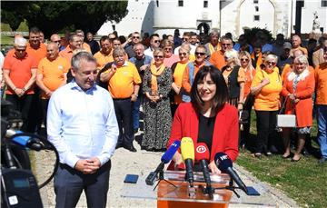 Konferencija za medije Predraga Štromara i Blaženke Divjak