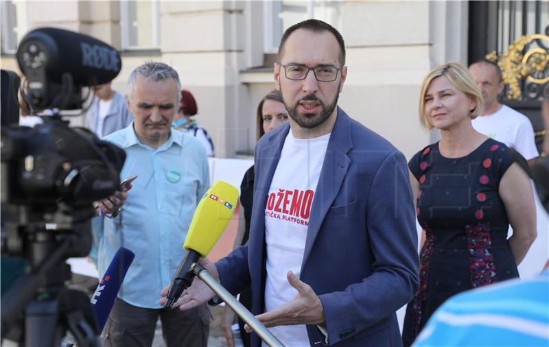 Konferencija za medije o zakonu o obnovi Zagreba