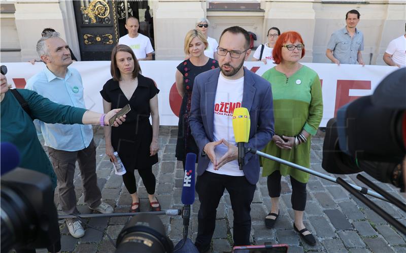 Konferencija za medije o zakonu o obnovi Zagreba