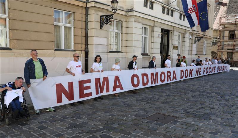 Konferencija za medije o zakonu o obnovi Zagreba