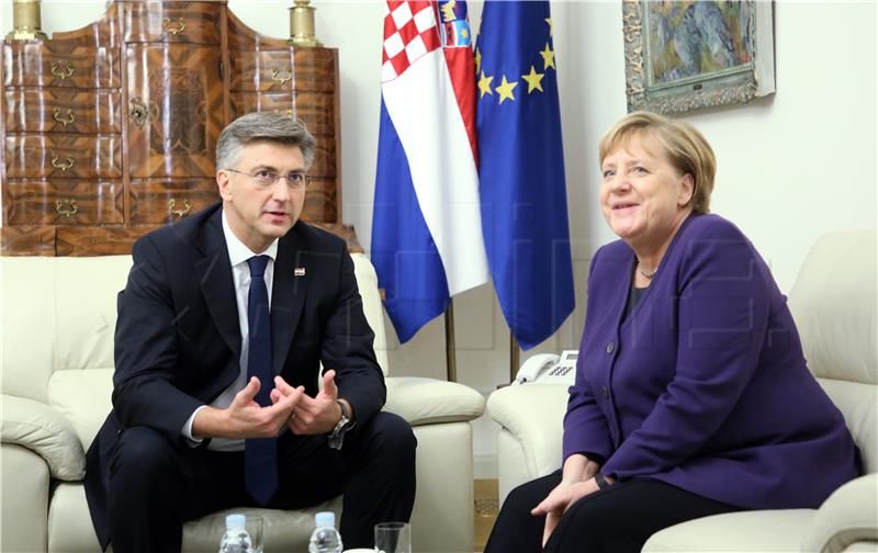 Plenković i Merkel razgovarali o predsjedanju, gospodarstvu i turističkoj sezoni