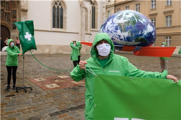 Greenpeace ispred Hrvatskog sabora