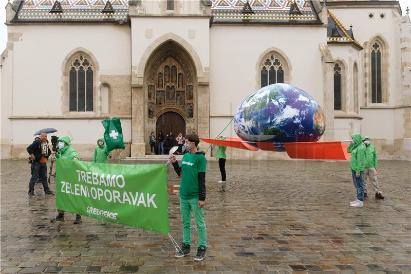 Greenpeace ispred Hrvatskog sabora