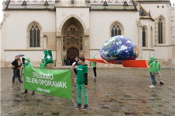 Greenpeace ispred Hrvatskog sabora