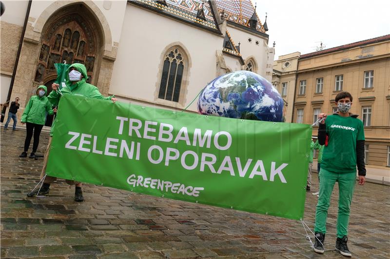 Greenpeace ispred Hrvatskog sabora